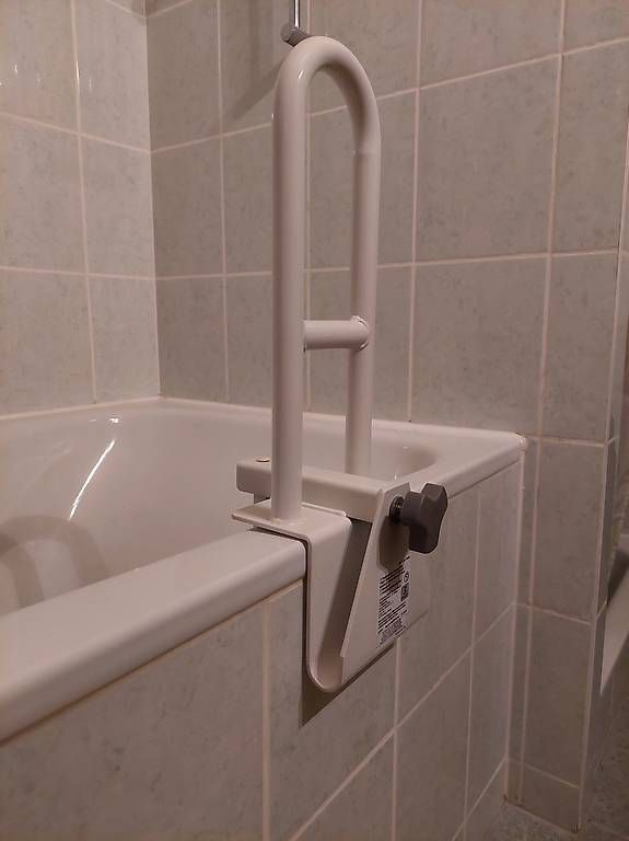 Vasche da bagno: Poignée d'appui d'accès à la baignoire – Usato da Lonay venduto da chanced