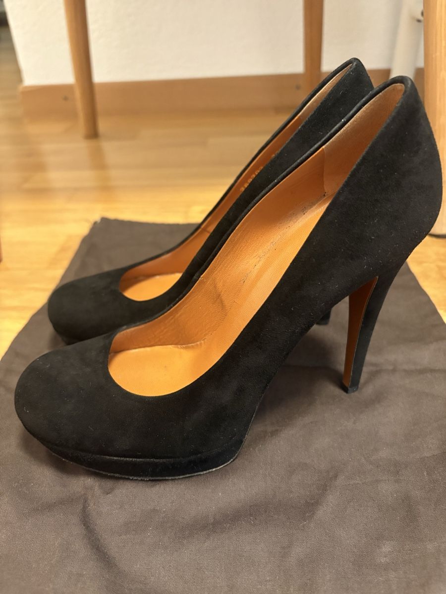 Gucci Scarpe da donna: Gucci black suede pumps, 36.5 – Usato da Pully venduto da Kika46