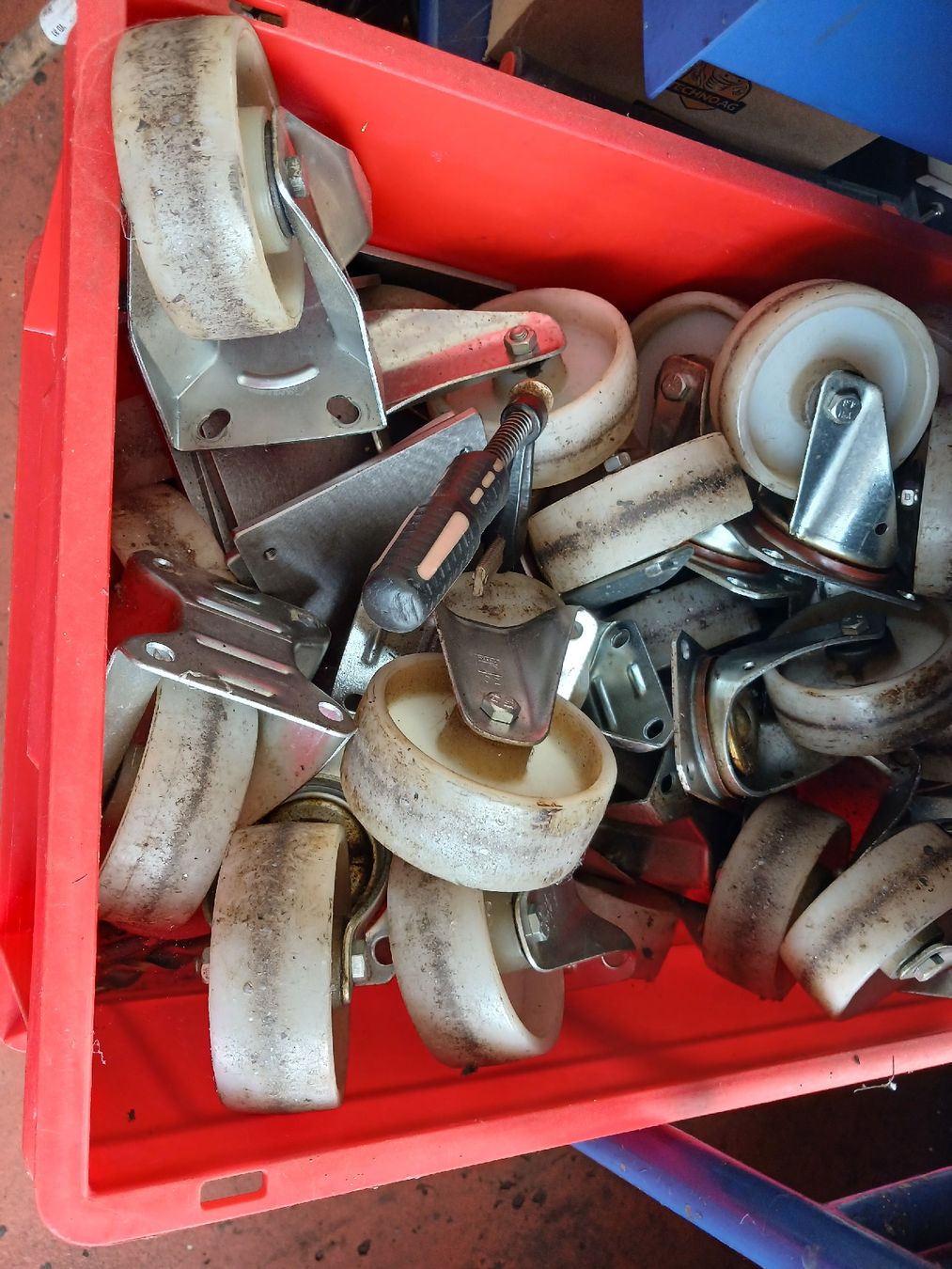Sonstiges zum Lager & Transport: roulettes Téflon  – Gebraucht aus Montbrelloz von pipounet