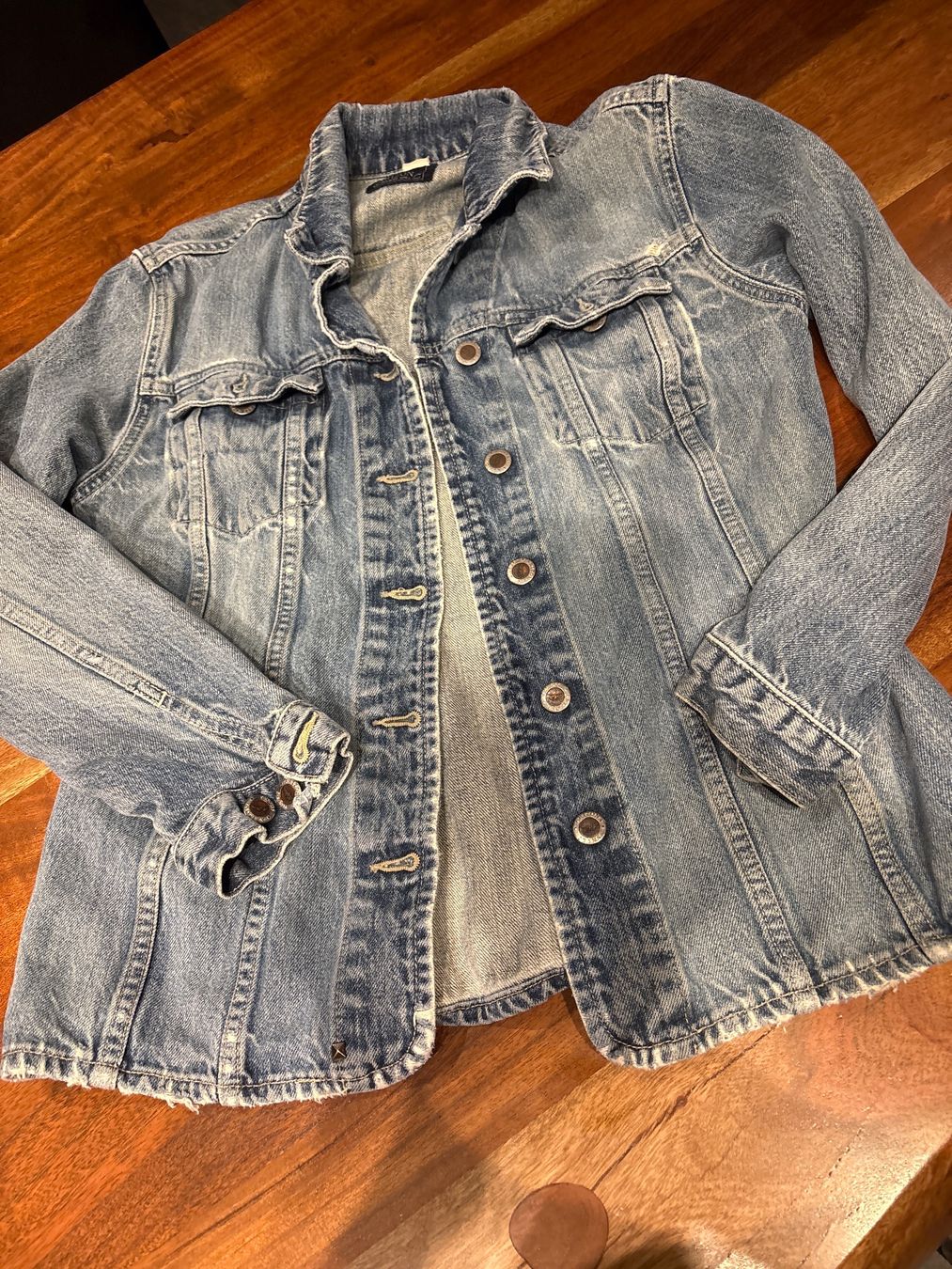 Jacken: Coole Jeansjacke Grösse M – Gebraucht aus Andwil SG von schmei