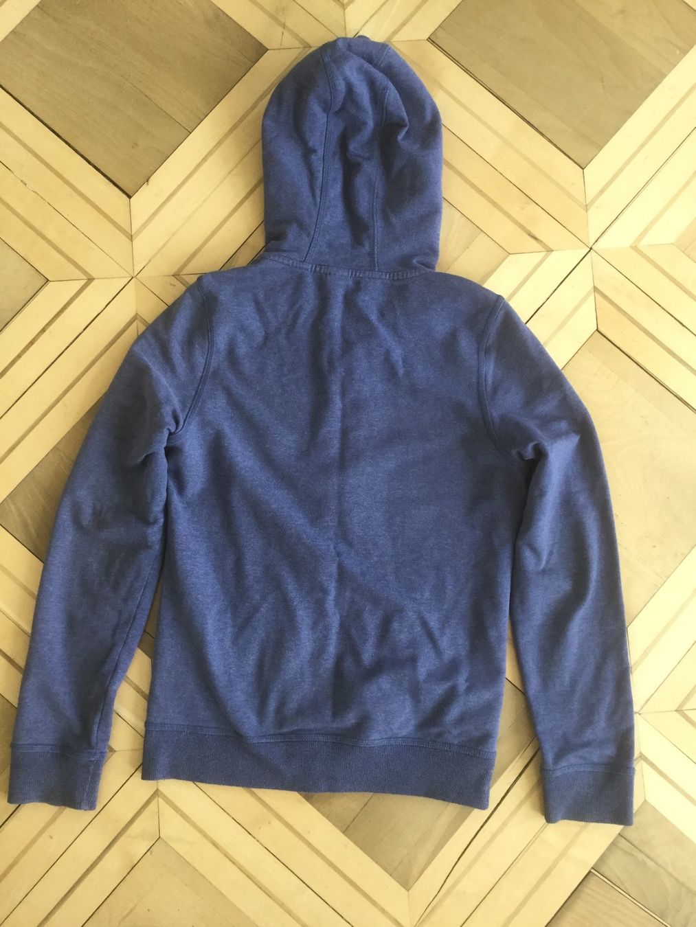 H&M Maglioni & Felpe: H&M red Sweater S + Oxylane blue Sweater S – Usato da Zürich venduto da Sophie0569 2
