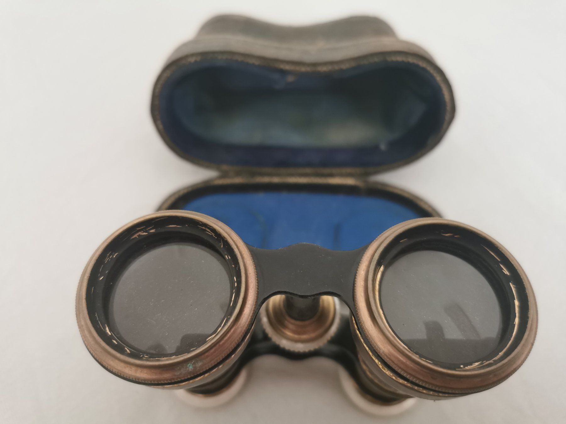 Binocoli: Antikes Opernglas / Fernglas mit Etui – Usato da Gunzgen venduto da 0Aurin0 2