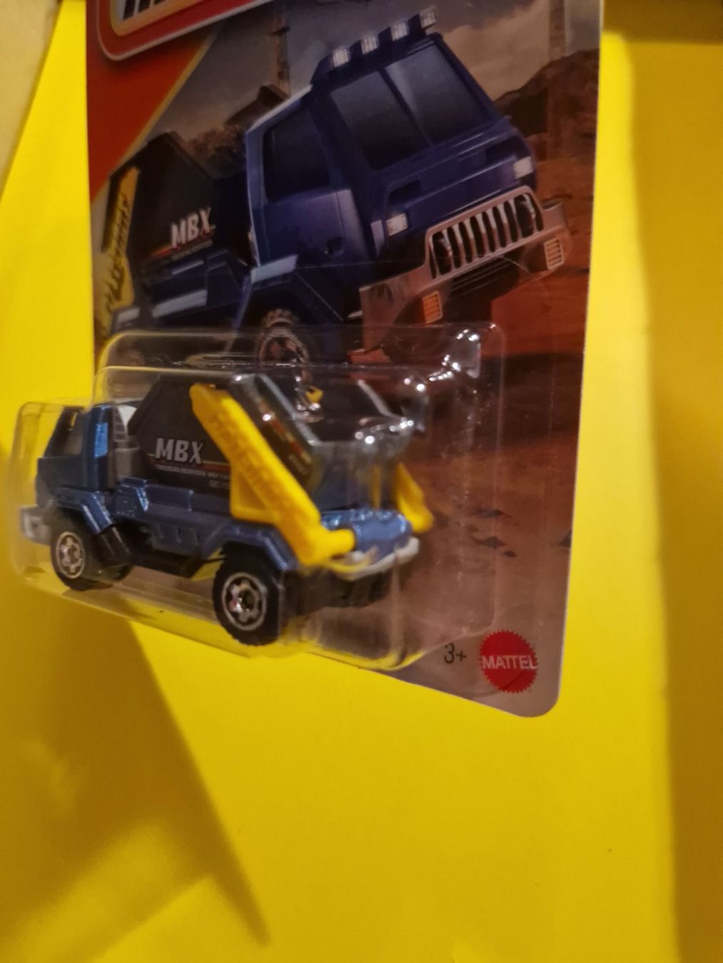 Matchbox Modellini d'auto: Matchbox BUCKET TIPPER – Nuovo e nell'imballaggio originale da Oftringen venduto da Rotor 6