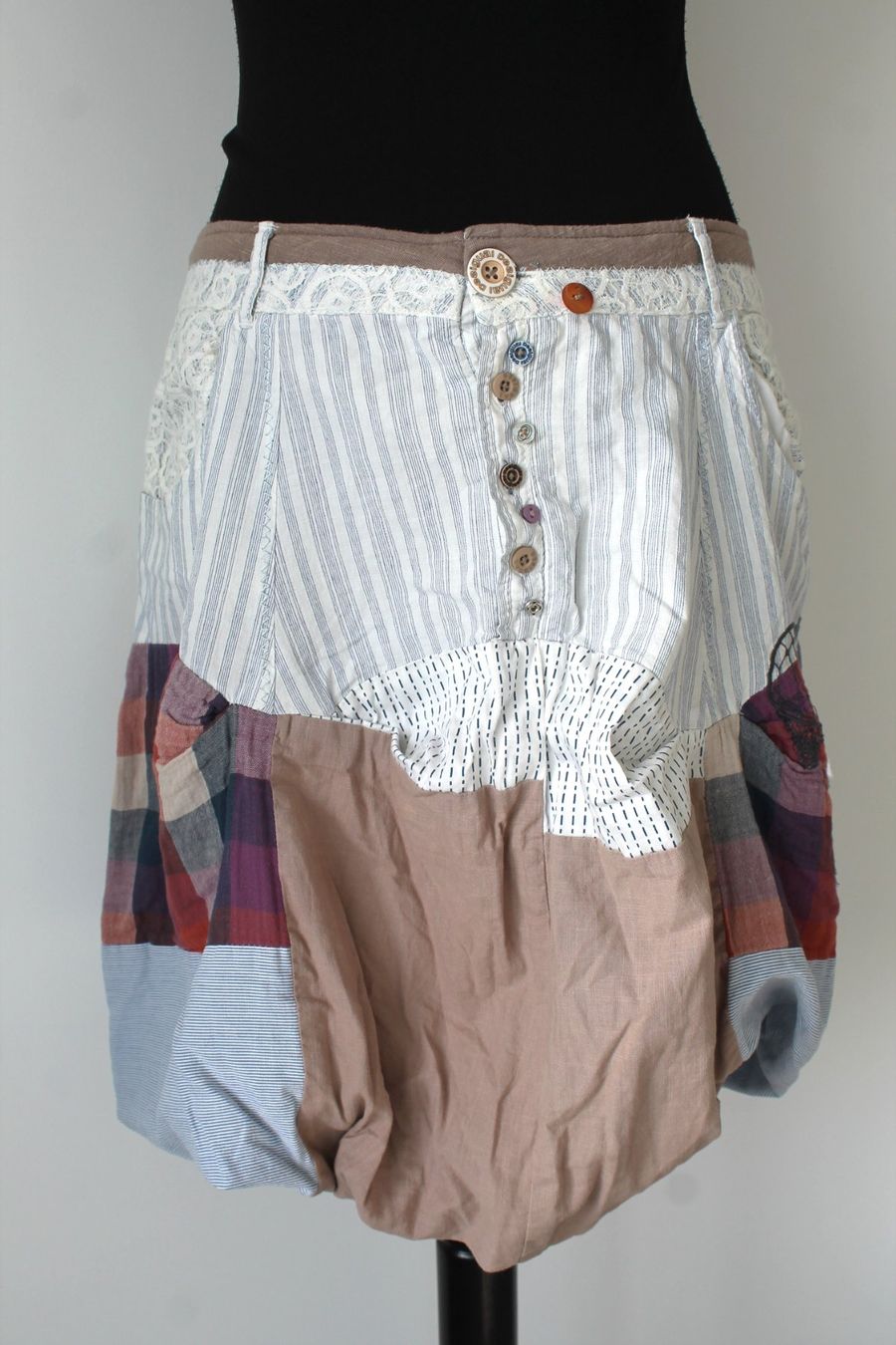 Desigual Gonne: Jupe DESIGUAL taille L – Usato da Chez-le-Bart venduto da jasse
