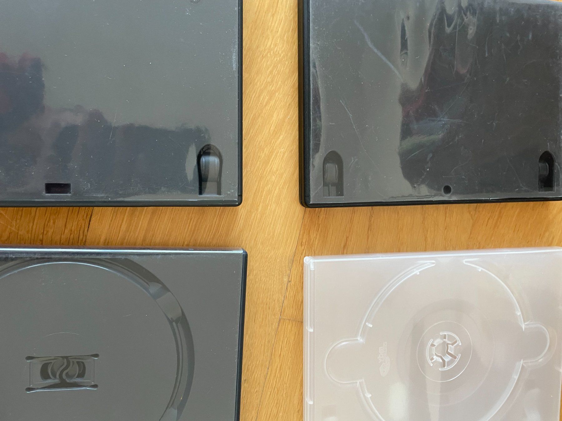 Tous les DVDs: 10 boites / jaquettes de DVD vides – D'occasion à Petit Lancy par gil_hr6v 1