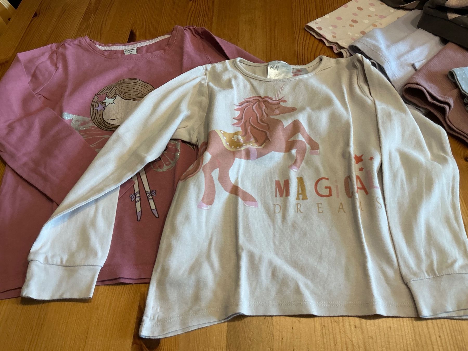 Ensembles coordonnés: Mädchen Shirts + Pullis,  9er-Set,  Gr. 116,  div. Marken – D'occasion à Aesch BL par Fortexx 3