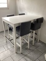 Hochtisch mit 4 Stühlen 