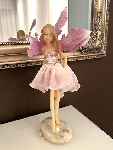 Statuette: *   ELfeNtaNz  * – Usato da Winkel venduto da zeho 4