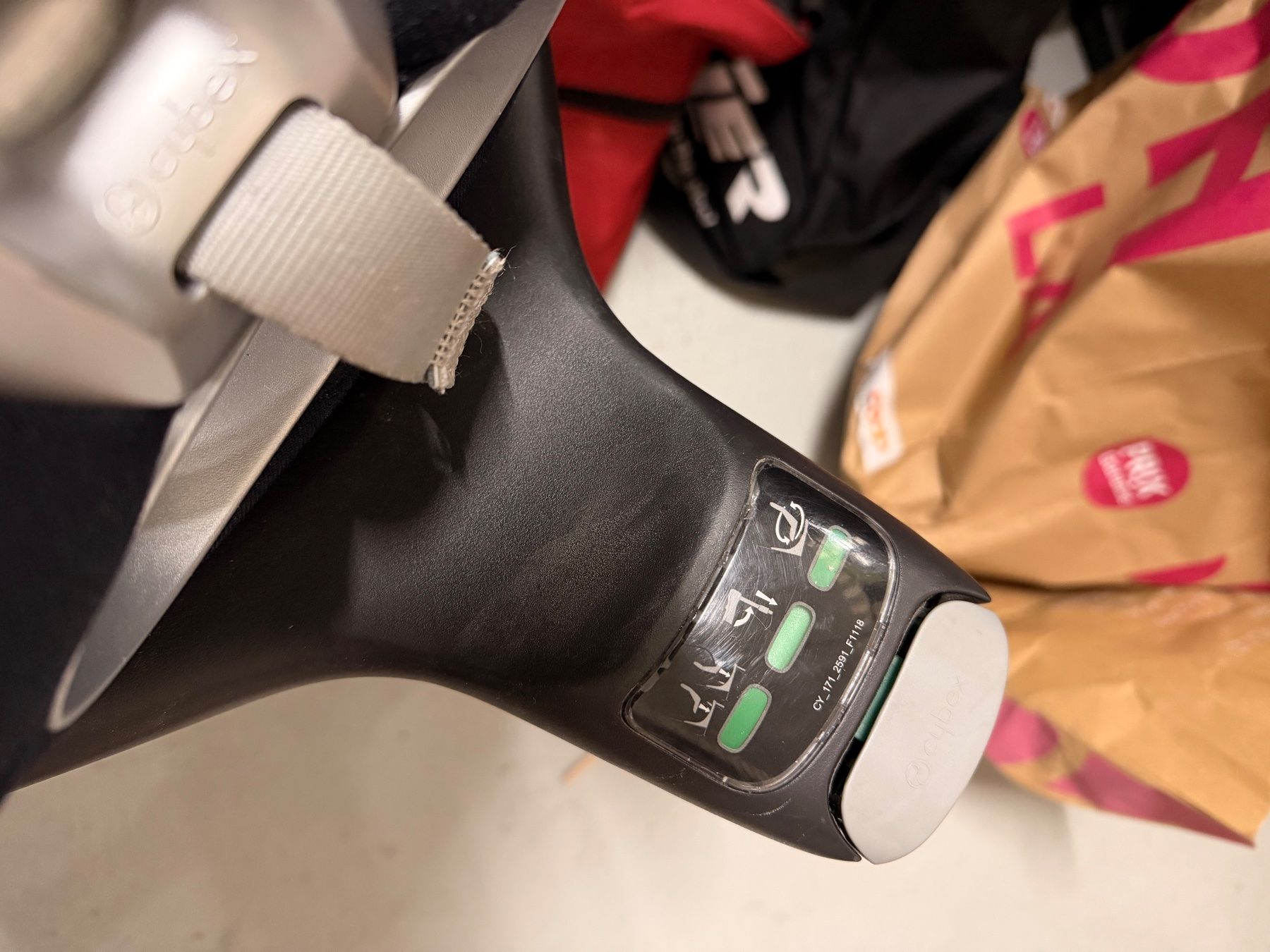Cybex Auto-Kindersitze: Cybex Sirona Z2 i-Size with Base Z One – Gebraucht aus Zürich von lau_9byz 8