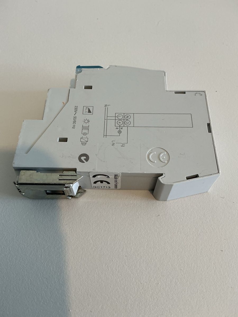 Hager Componenti elettronici: Hager EVN012 EB Dimmer neu – Nuovo (secondo la descrizione) da Steffisburg venduto da NeriElektro 1