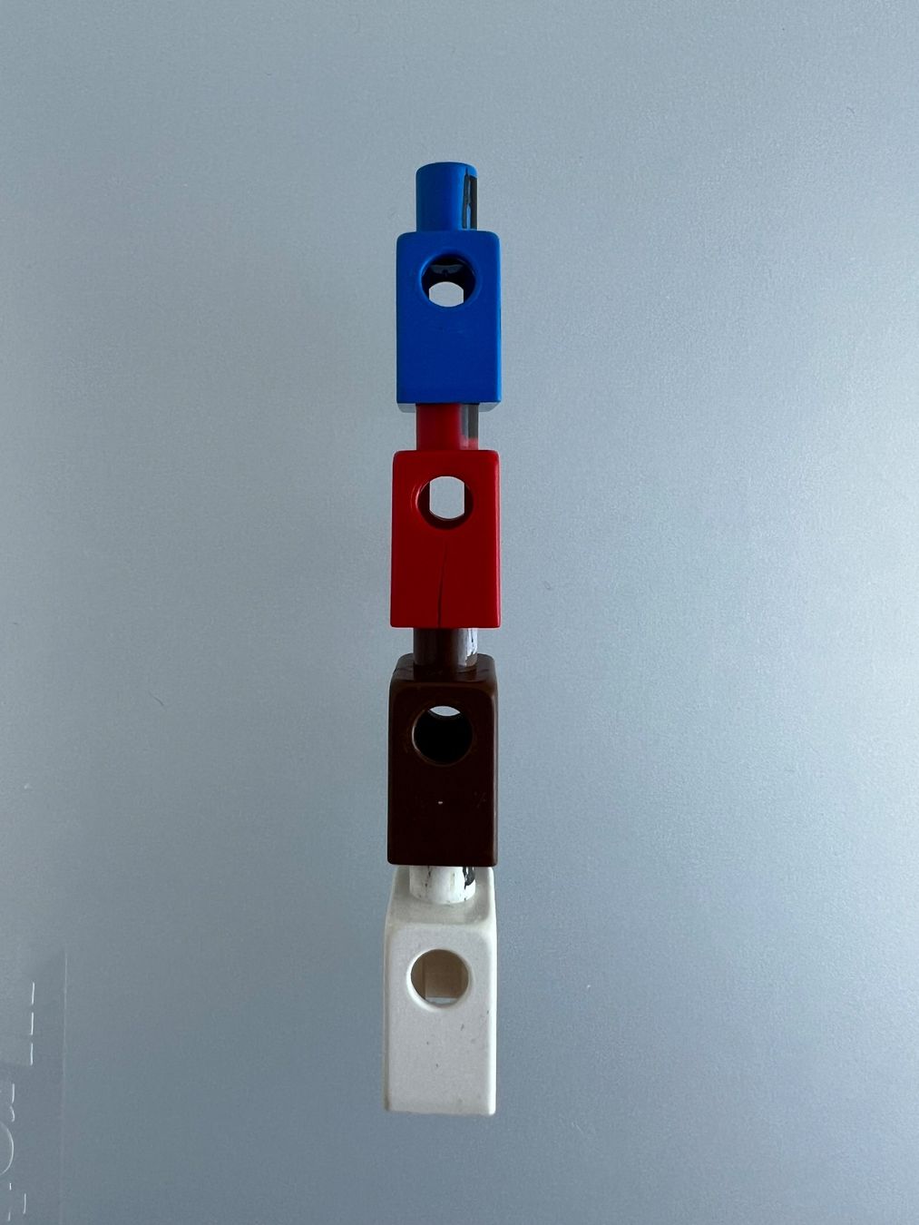 Lego Figuren: 4x LEGO Torso defekt, Caste, Rotrock – Defekt aus Uttigen von sonorsonic 3