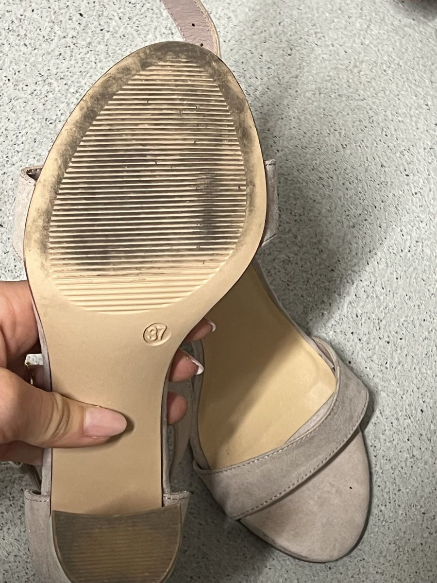 Scarpe da donna: Sandalen mit Absatz, hellrosa, Grösse 37 – Usato da Urdorf venduto da ines.tr96 4