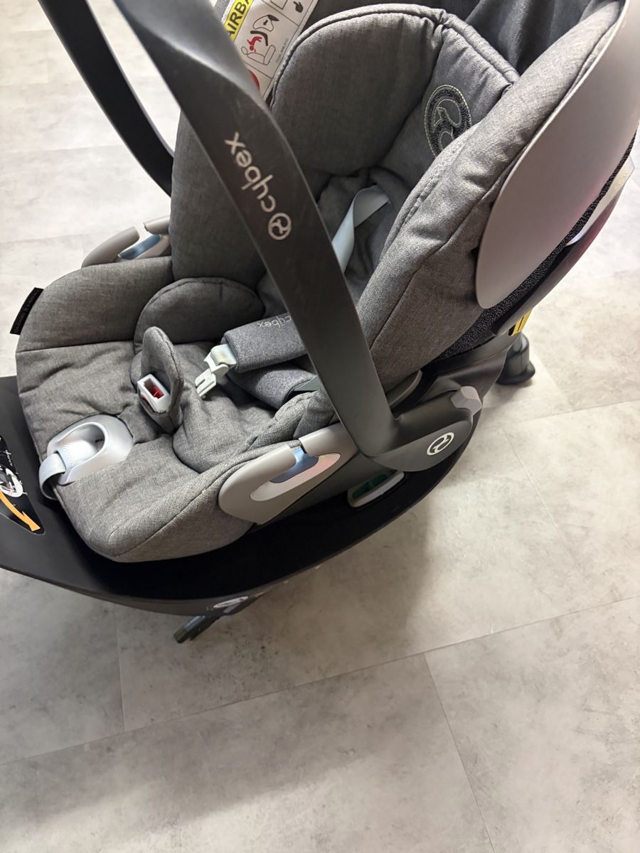 Maxi-Cosi Auto-Kindersitze: Maxi-Cosi mit Isofixstation – Gebraucht aus Grabs von LauraV05