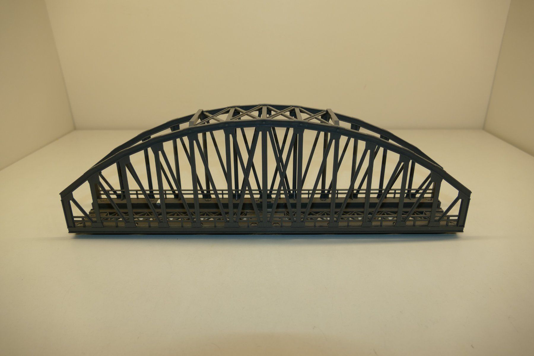 Märklin Modellini di ferrovie: Märklin H0: M+K-Gleis Bogenbrücke – Usato da Niederhasli venduto da rail-duerst 1