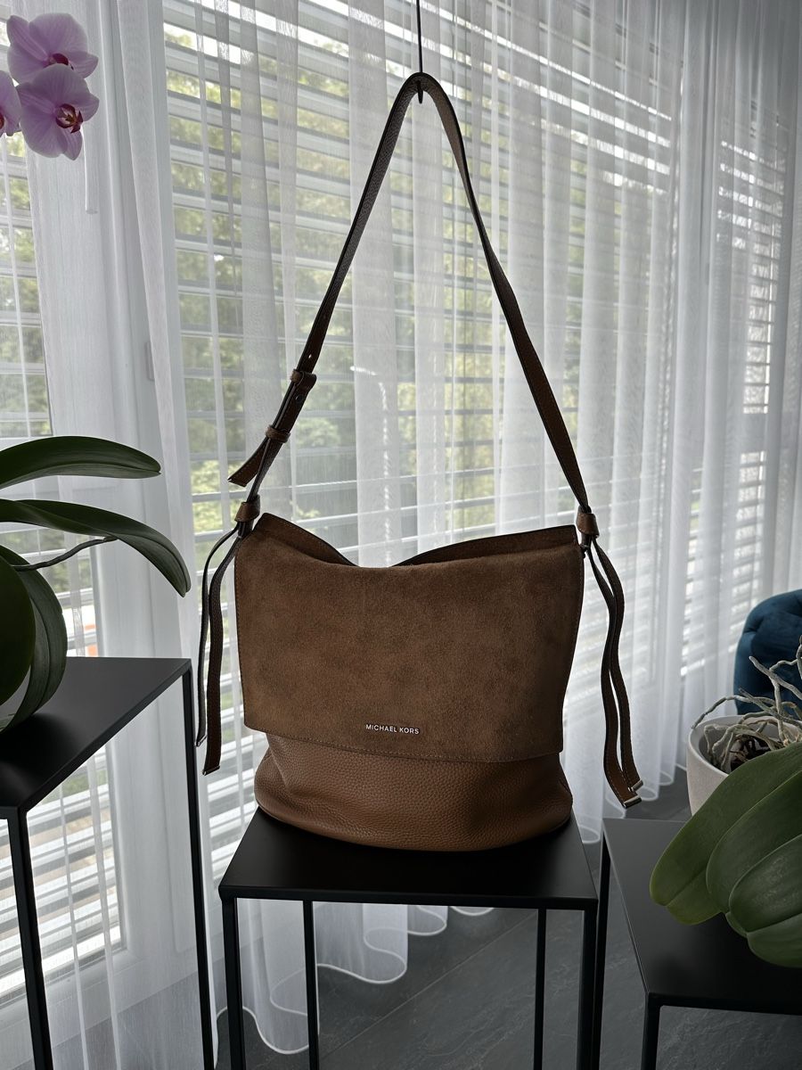 Michael Kors Borse da donna: Michael Kors Ledertasche braun Wildleder Beutel – Usato da Bronschhofen venduto da -BeeN-