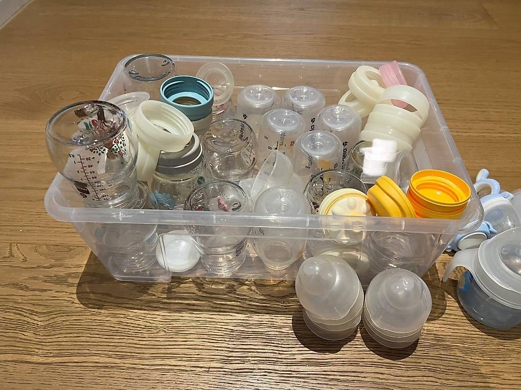 Pasti del neonato: Milchflasche MAM und Medela – Usato da St. Gallen venduto da Miniwomn 1