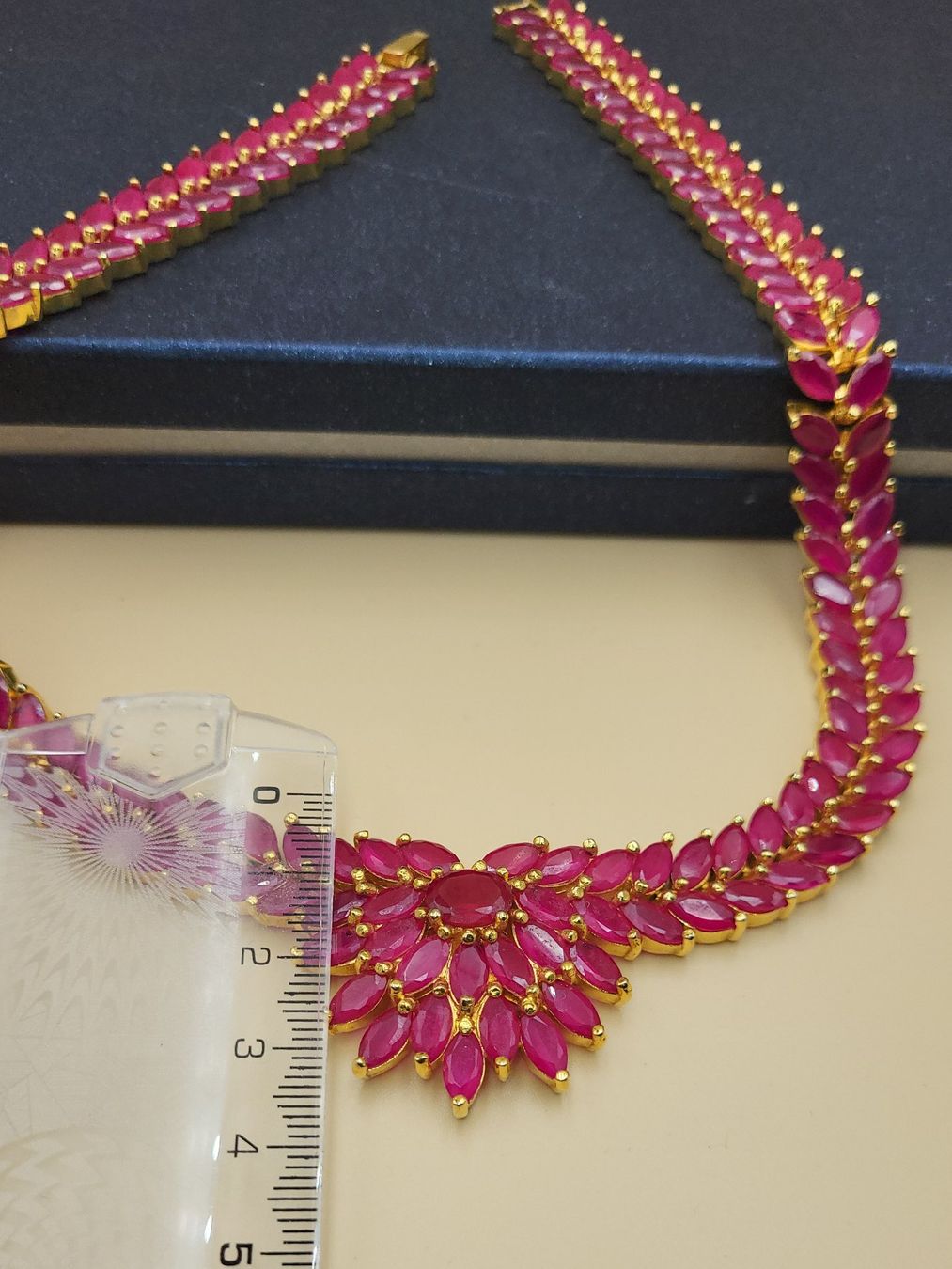 Catenine: Goldige Elegante Rubin Collier – Usato da Wald ZH venduto da SwissPawnshop 1