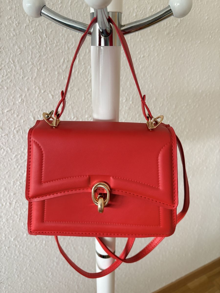 Shein Borse da donna: Petit sac à main rouge vif  – Usato da Chêne-Bougeries venduto da bru_bs9n