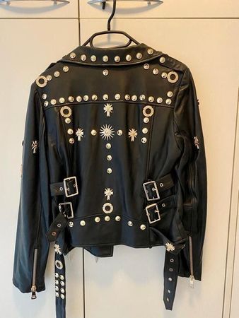 Lederjacke mit Nieten