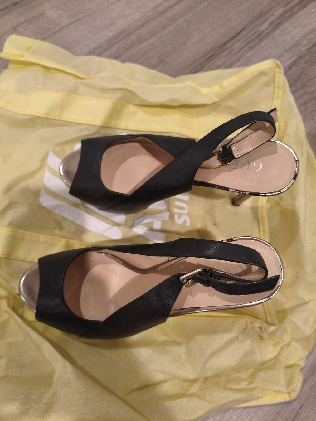 Guess Scarpe da donna: Scarpe Guess 37 – Usato da Bioggio venduto da OresteIronix 4