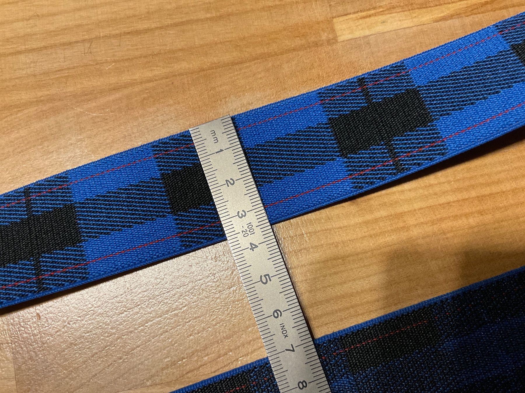 Tessuti: Hosenträger Gummiband / 6 Meter – Nuovo (secondo la descrizione) da Rümlang venduto da euqinom16 1