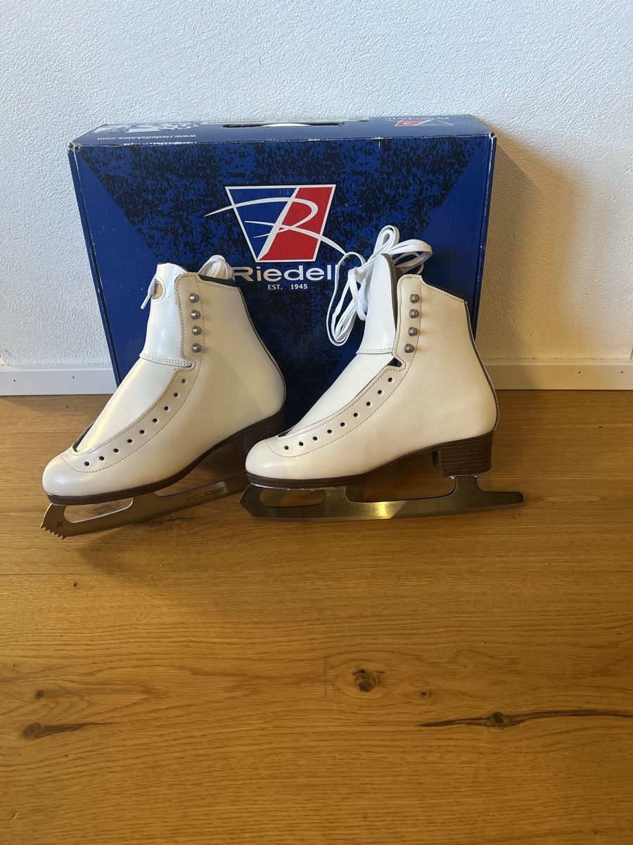 Pattini da ghiaccio: Riedell Schlittschuhe Diamond Eiskunst Eislauf Gr. 34 NEU – Nuovo e nell'imballaggio originale da Aesch ZH venduto da bolozo