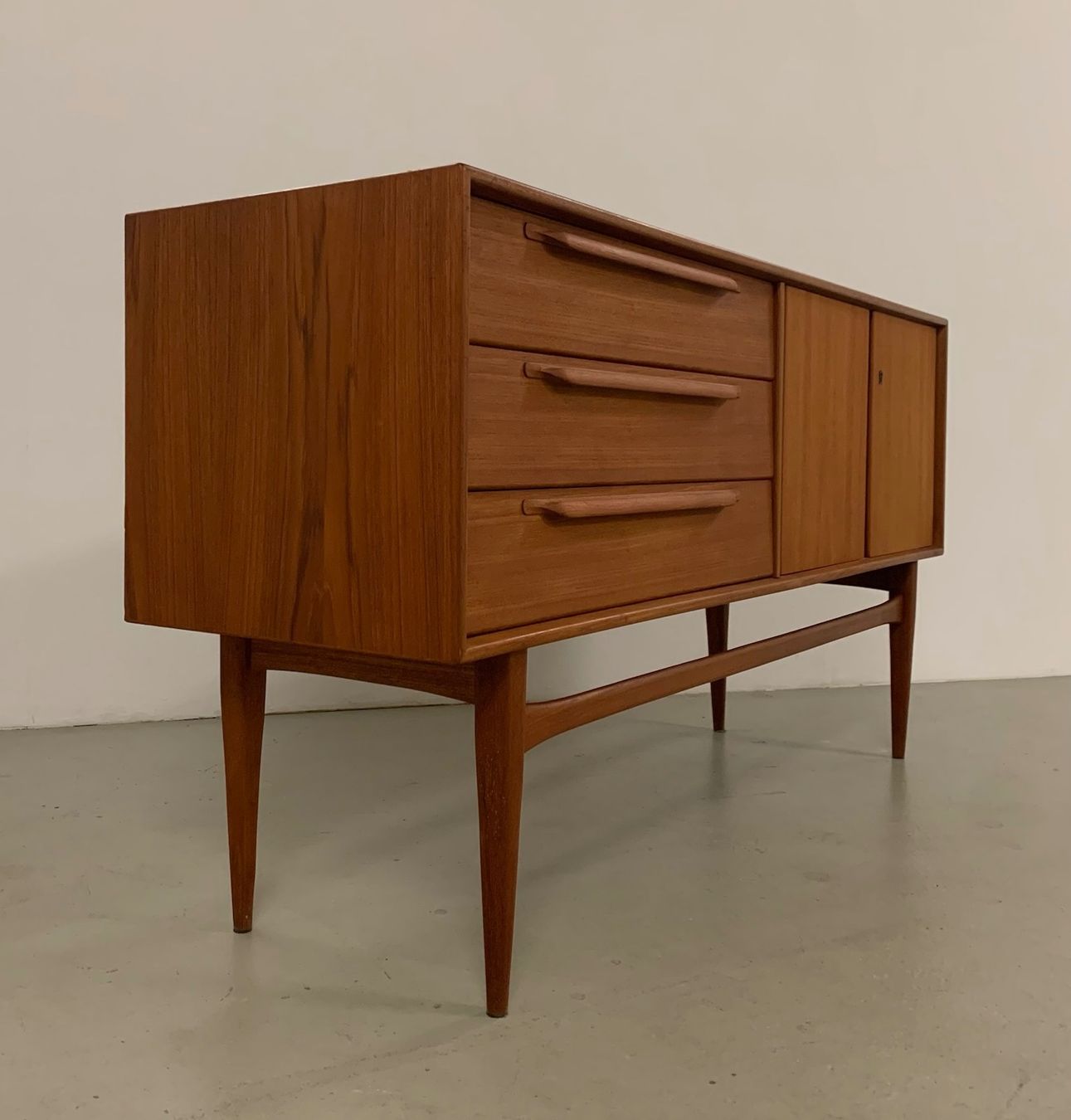 Credenze: Mid-Century Teak Sideboard Riestenpatt 60s – Usato da Basel venduto da MidMod20C 2