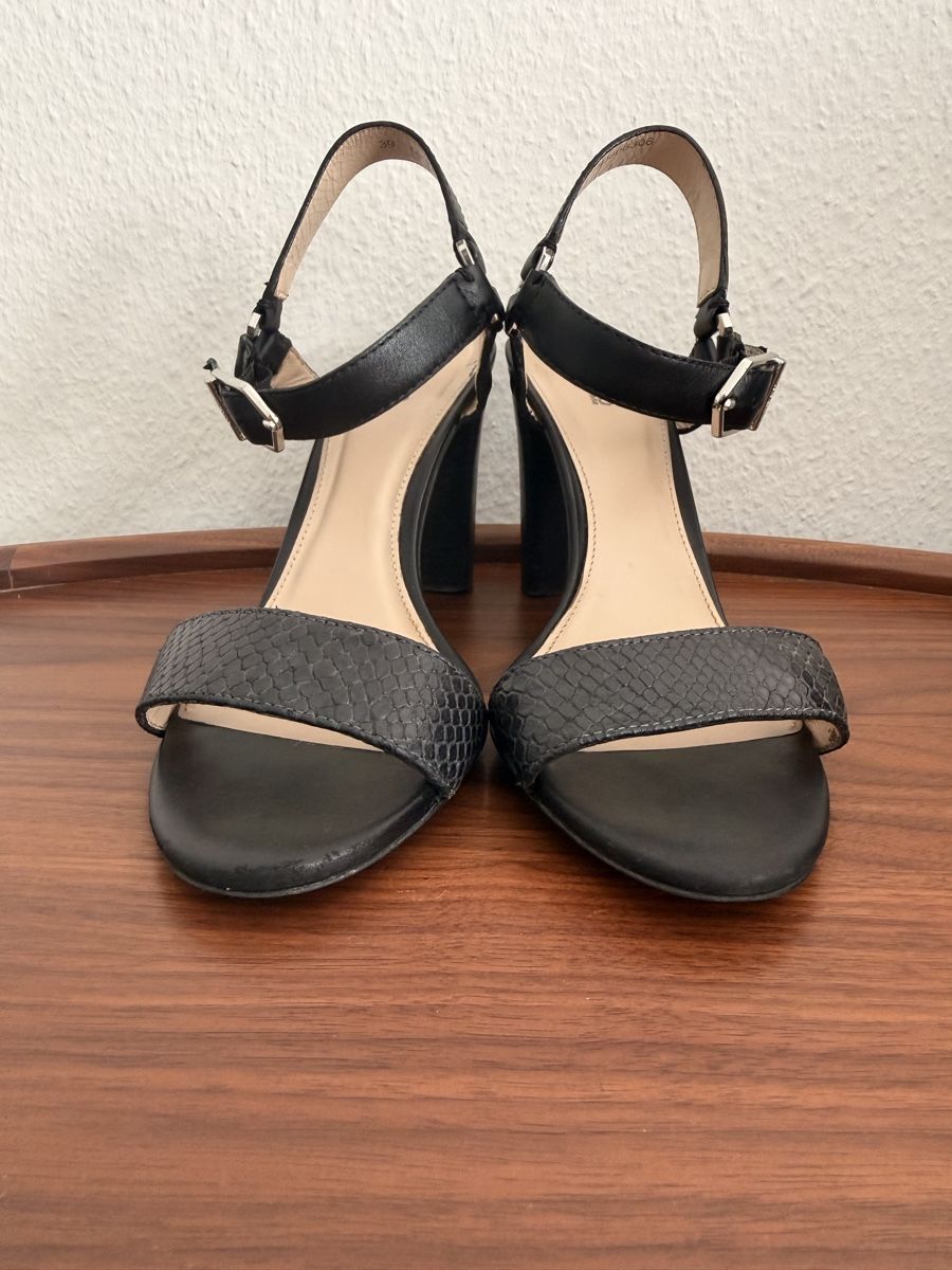 Hugo Boss Scarpe da donna: Hugo Boss Sandalen Gr. 39 – Usato da Dübendorf venduto da MariaS. 8