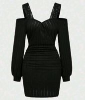 Robe noire moulante épaules dénudées, taille M.