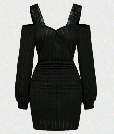 Robe noire moulante épaules dénudées, taille M.