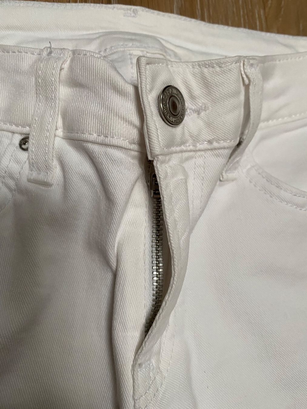 Zara Jeans: Great ZARA white bootcut jeans.EUR34 – Neu (gemäss Beschreibung) aus Grund b. Gstaad von PlageNeigeplus 2
