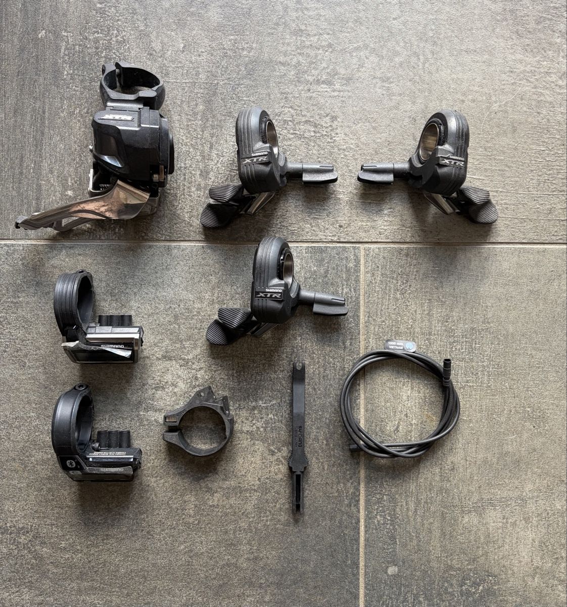Shimano Pièces détachées: Diverse Shimano Di2 Komponenten – D'occasion à Aristau par jac_6glp