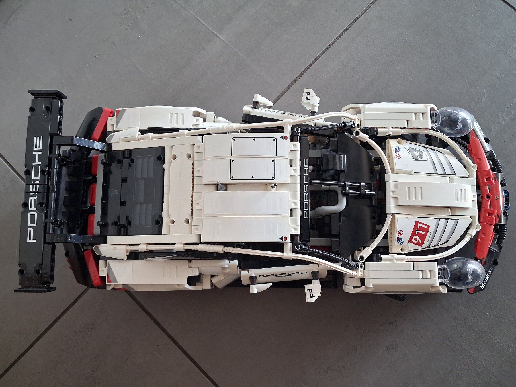 Lego Kit di costruzioni: LEGO Porshe 911 RSR 42096 – Usato da Thierrens venduto da Tbox 4