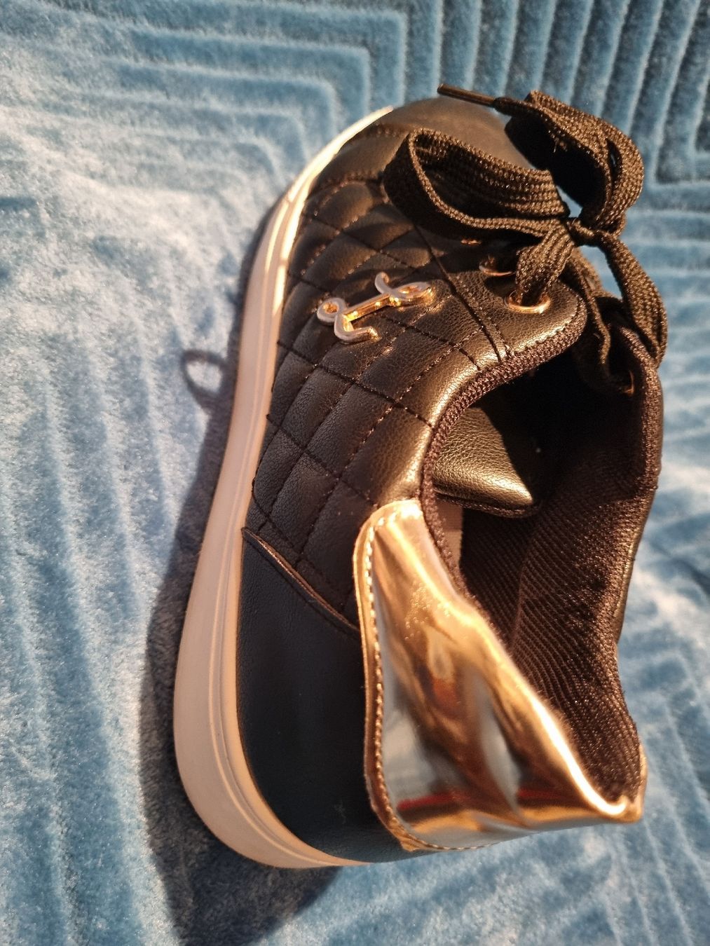 Scarpe da donna: sneaker  – Usato da Aesch BL venduto da mutti04 1