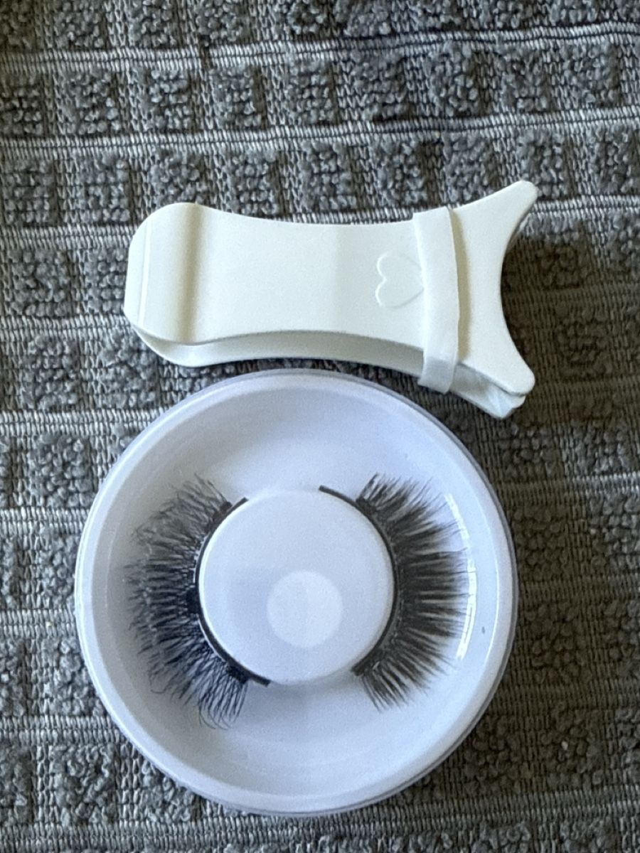 Make-up: Magnetische Wimpern Set Neu! – Neu und originalverpackt aus Allschwil von Irlandelfe85 1