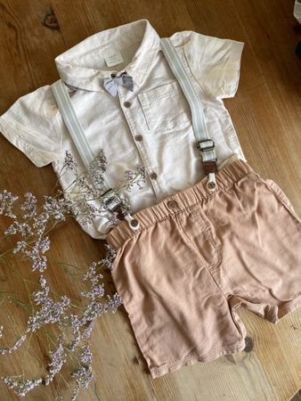 Next Baby Body Hemd kurzarm mit Hosenträgern beige Gr. 80/86