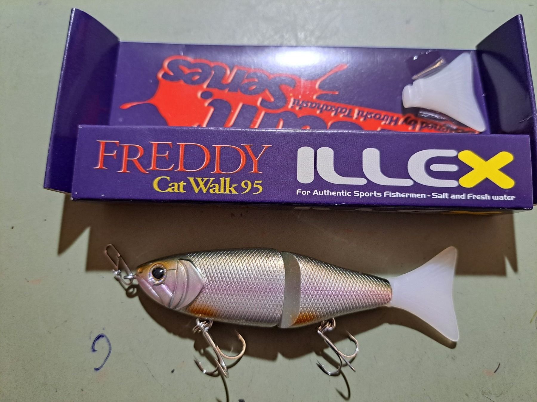 Esche: Illex Freddy Cat Walk 95 mm silver arrow – Nuovo e nell'imballaggio originale da Fribourg venduto da versus702 1