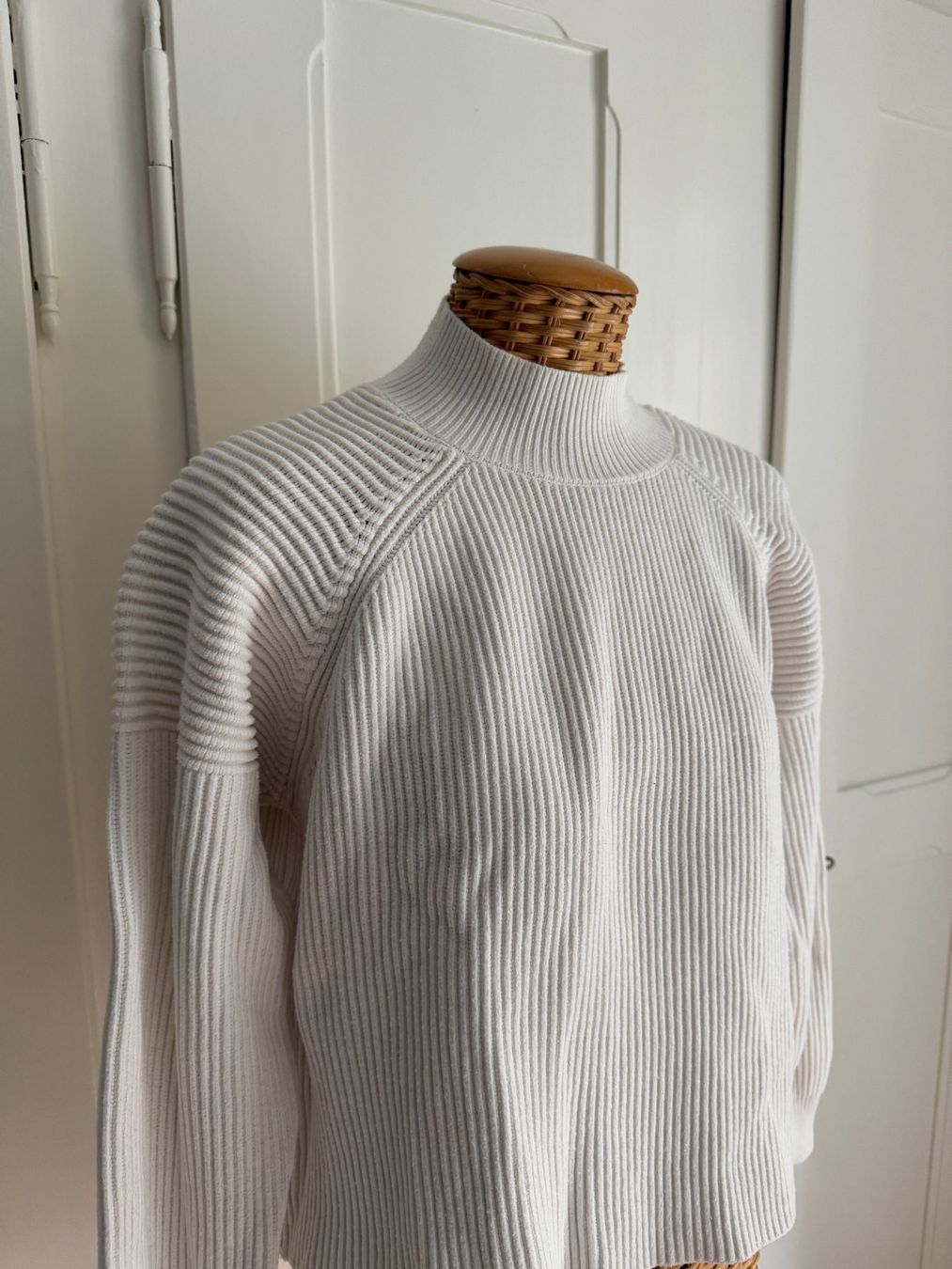 Mango Pulls & Sweat-shirts: MANGO - Strickpullover weiss XS – D'occasion à Zürich par Diazaio 1
