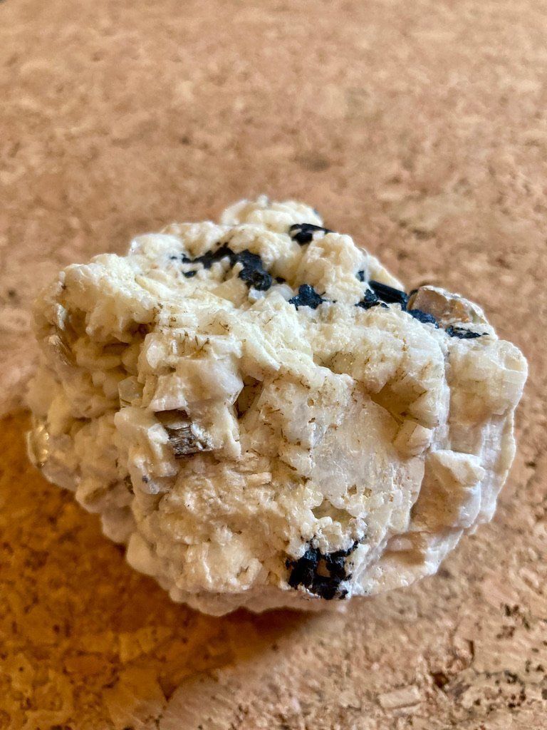 Minerali & Pietre curative: Turmalin/ Albit – Nuovo (secondo la descrizione) da Biberist venduto da Steine 4