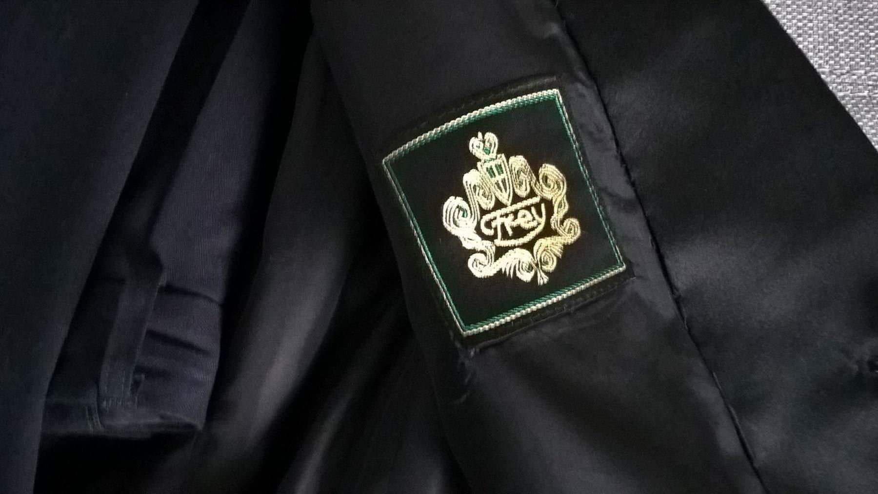 Completi: Anzug CH Fabrikat-Smocking Schwarz – Usato da Arisdorf venduto da comestibles 3