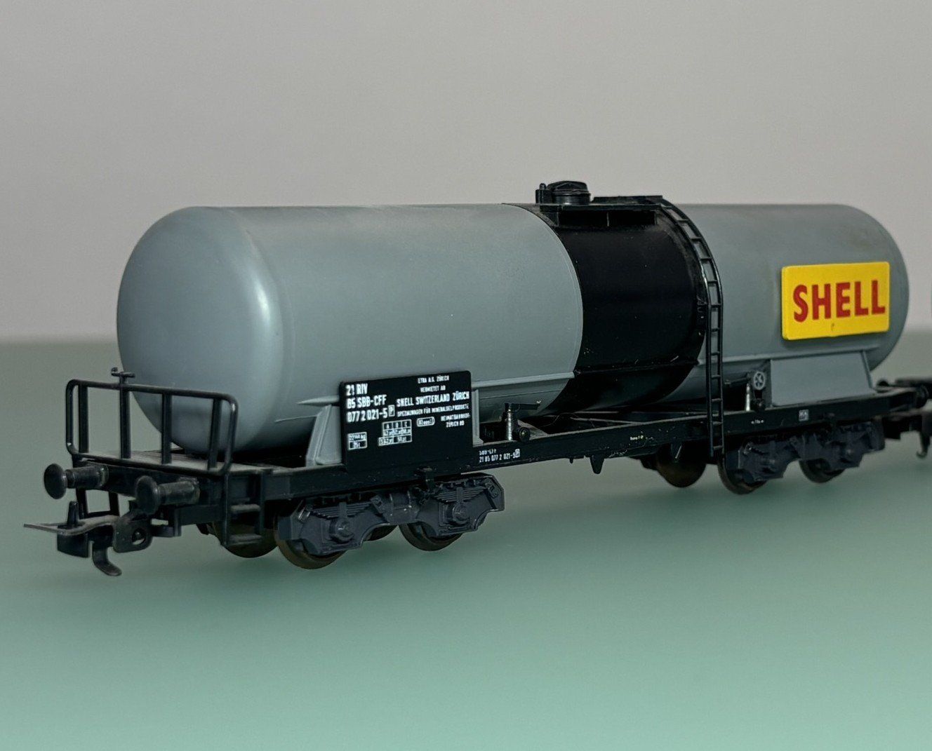 Liliput Modellini di ferrovie: SBB CFF wagon citerne SHELL – Difettoso da Sion venduto da lol_98vj 5