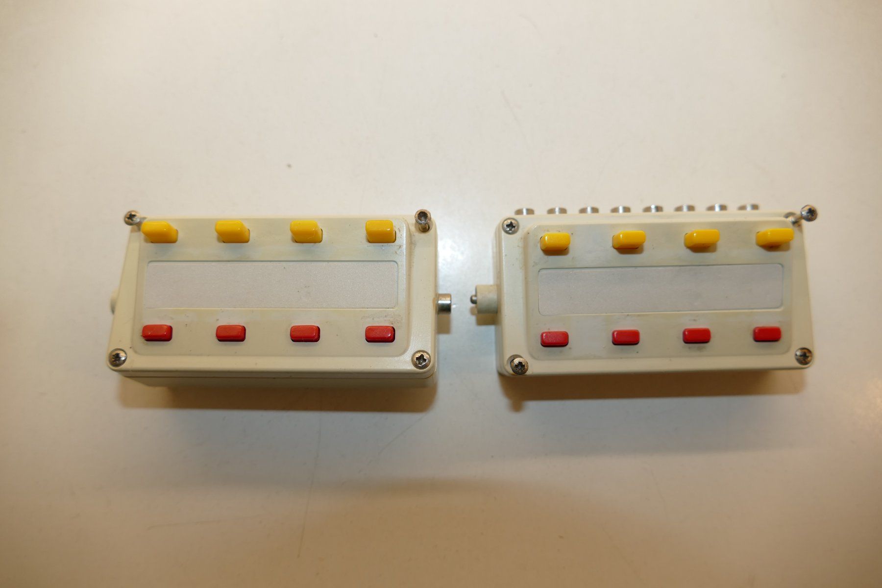 Märklin Modellini di ferrovie: Märklin H0: 2xSchaltpult – Usato da Niederhasli venduto da rail-duerst 3