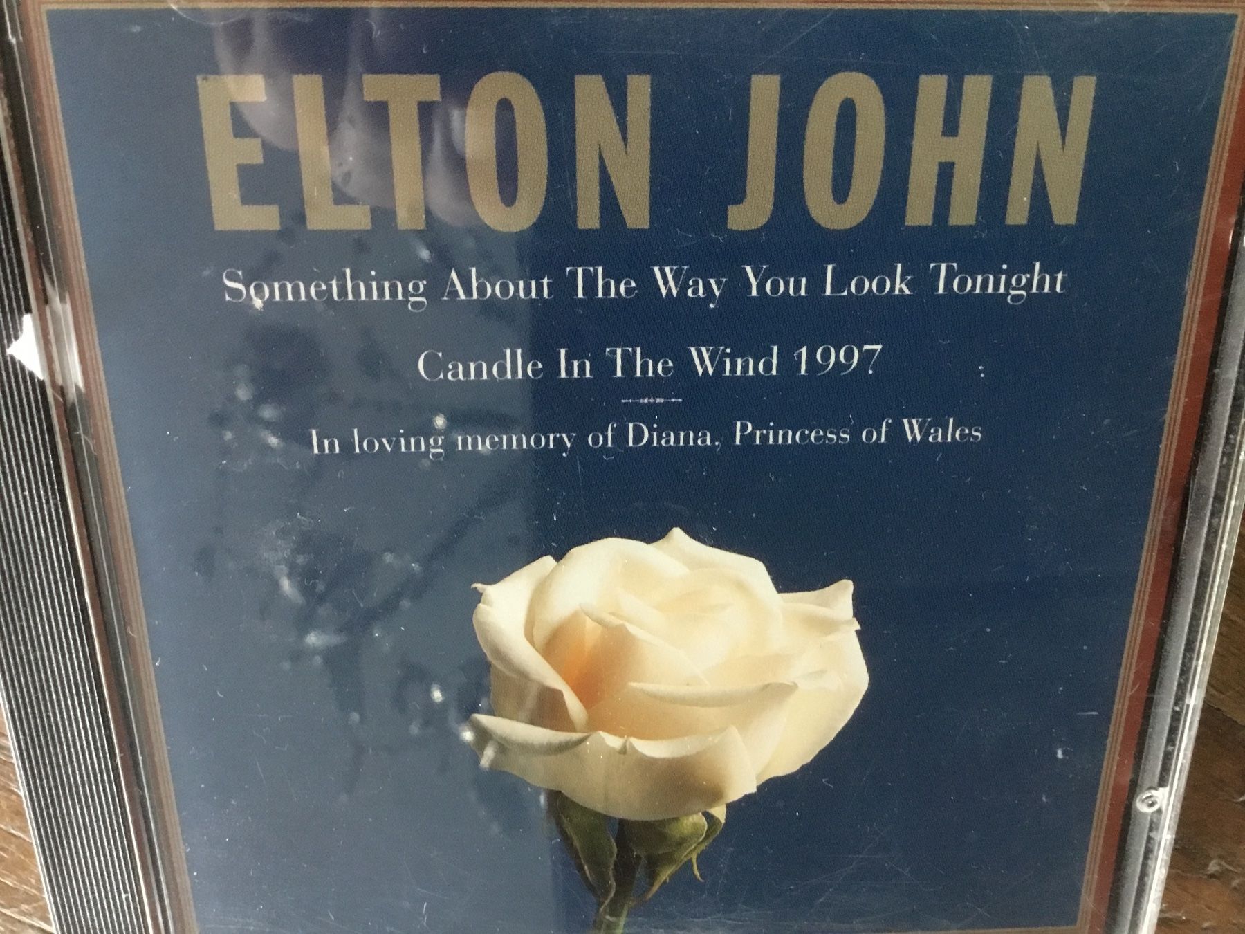 CD: Elton John  * – Usato da Thierachern venduto da sweden08