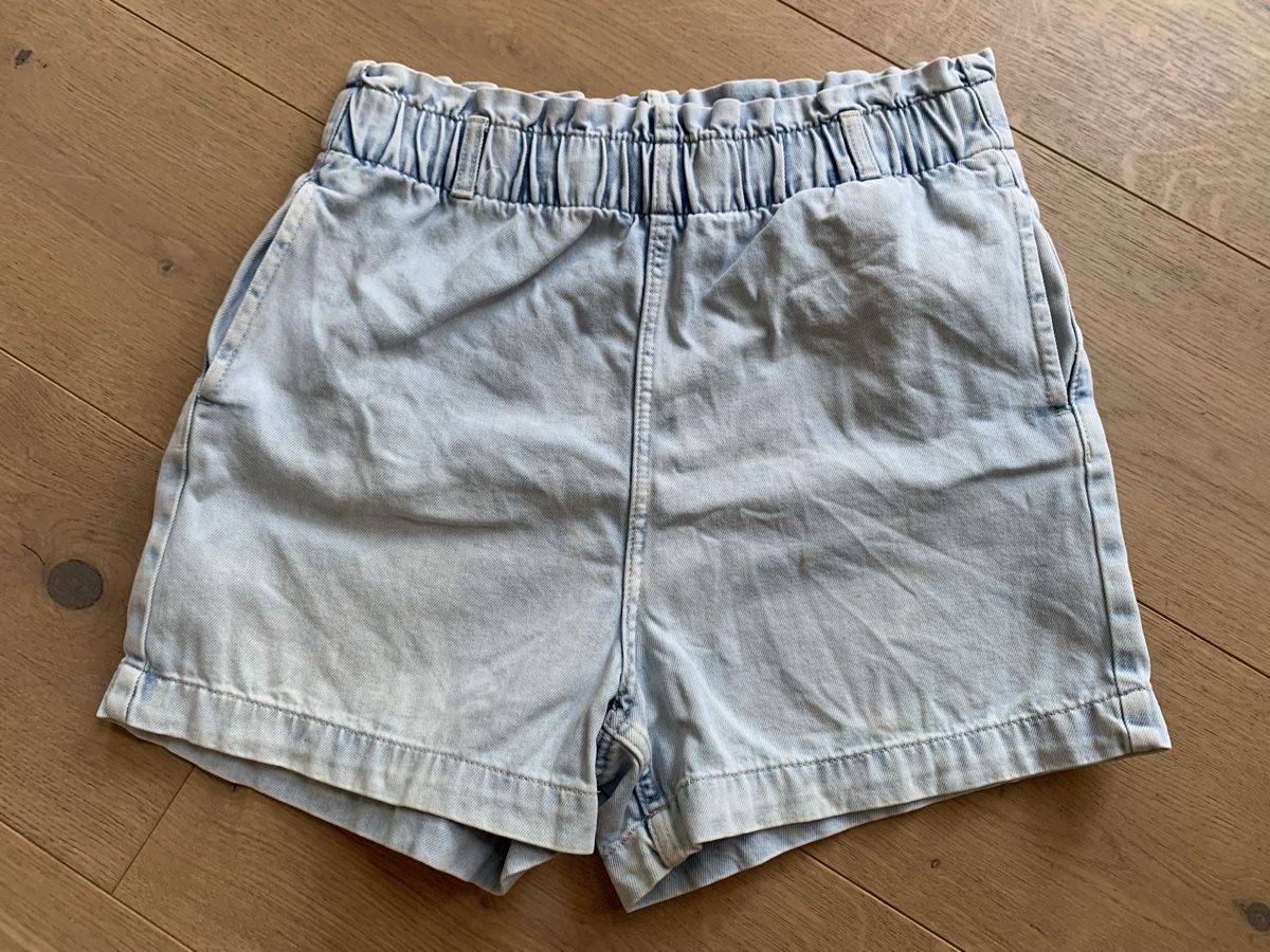 H&M Hosen: H&M Denim-Shorts hellblau Gr. 170 – Gebraucht aus Winterthur von amapola