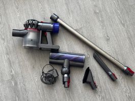 Dyson V8 Motorhead Akku-Staubsauger – Top Zustand, komplett