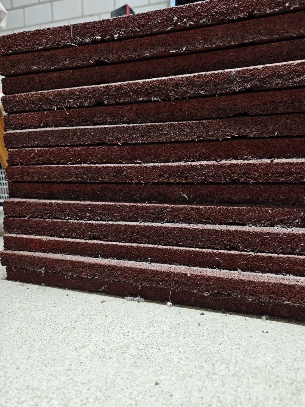 Rivestimenti per pavimenti: Set à 14 Fallschutzmatten / Gummimatten 50x50cm – Usato da Rafz venduto da Eglim 2