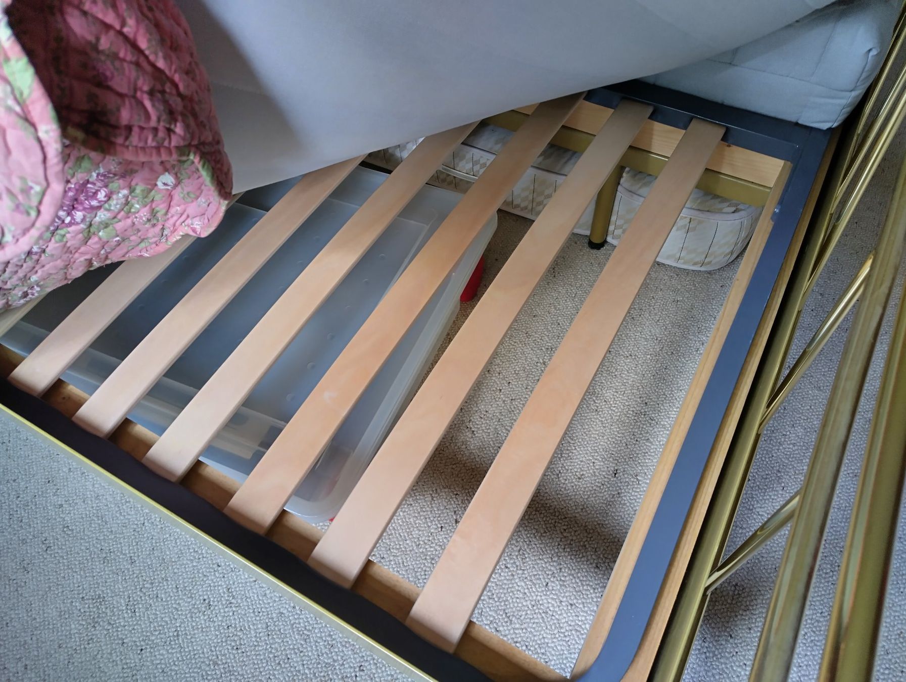 Letti: Messing Bettgestell 160x200 mit Lattenrost – Usato da Hagendorn venduto da cjo_9x2n 2