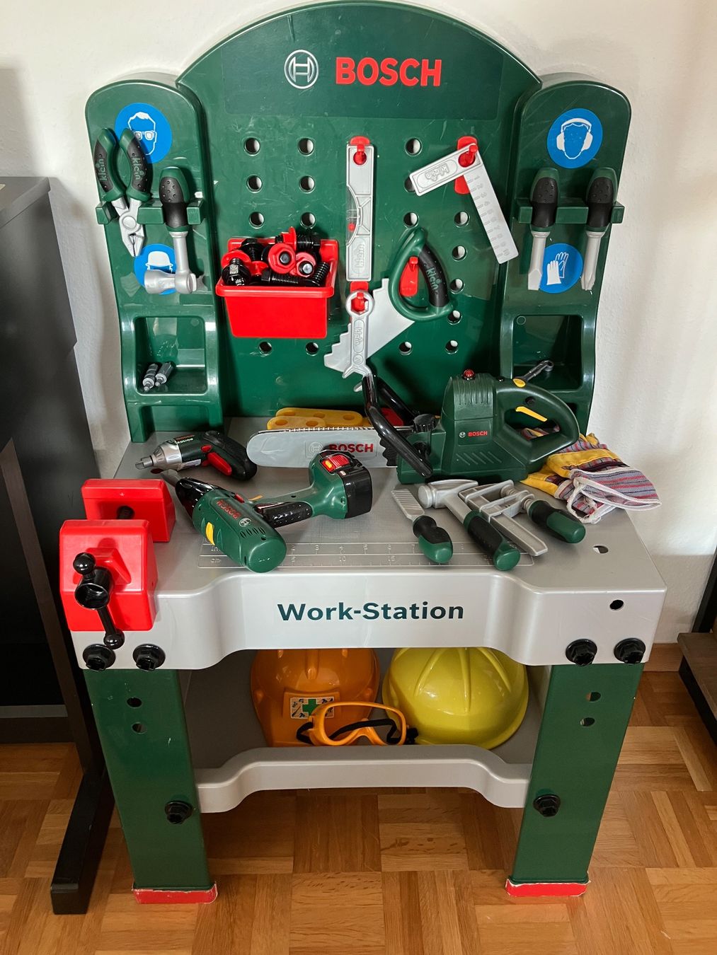 Giocattoli: Workstation Bosch Theo Klein mit Akkuschrauber – Usato da Zürich venduto da juliearlt