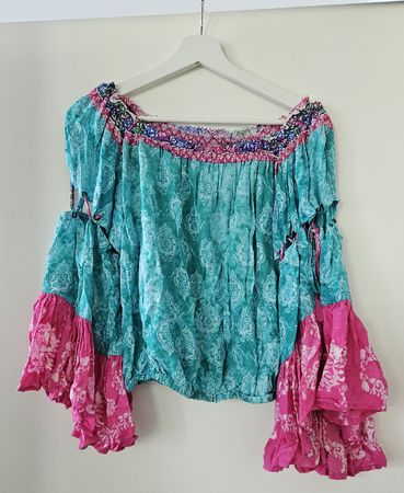 Farbige aussergewöhnliche Bluse 