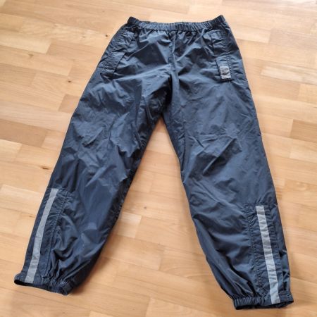 Regenhose schwarz mit Reflexstreifen gebraucht 158